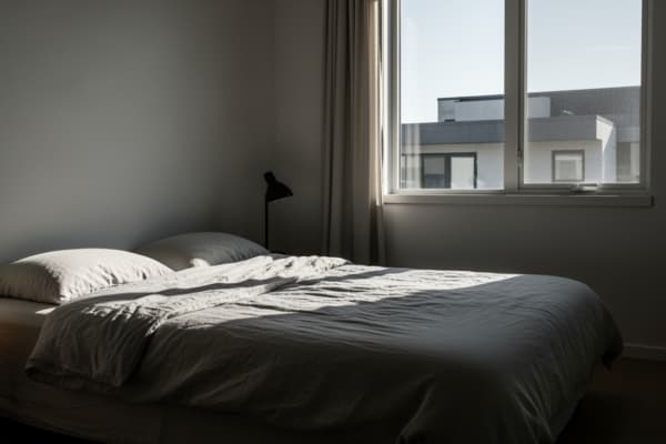 Comment Réduire la Poussière dans la Chambre : Le Guide Anti-Allergies et Pro-Sommeil 2026